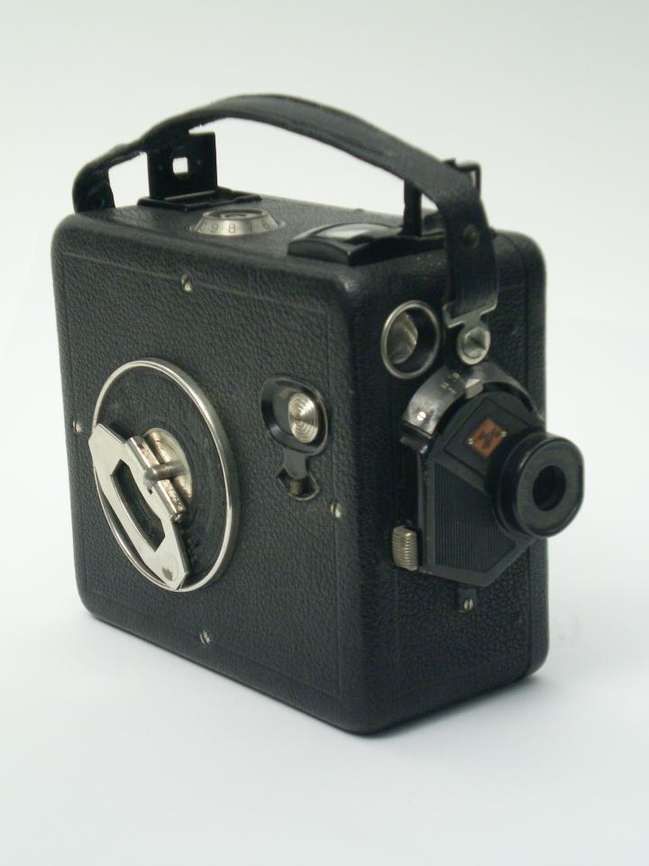 Schmalfilmkamera "Agfa Movex 16-12 B" (Industrie- und Filmmuseum Wolfen CC BY-NC-SA)